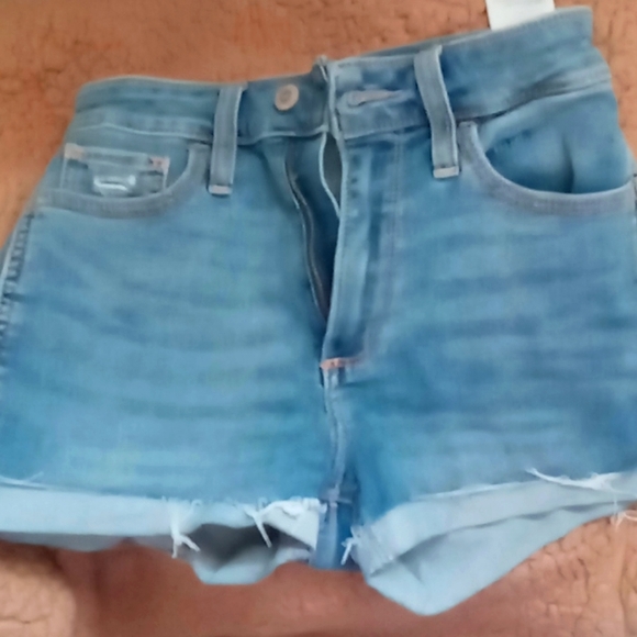 Hollister curvy high rise demin 3" shorts - Picture 2 of 2